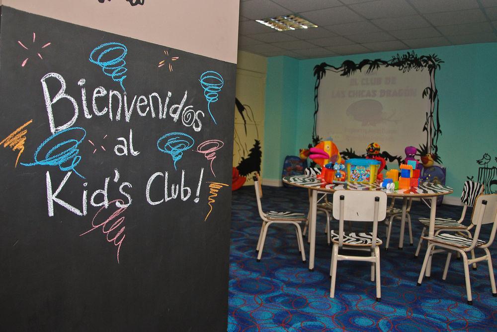 Howard Johnson Plaza Resort & Casino Mayorazgo Paraná Exterior foto A children's club at a hotel